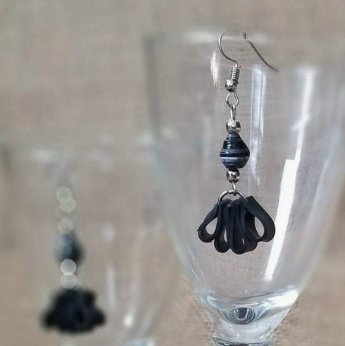 SALE Las Tinecas Caucho Earrings