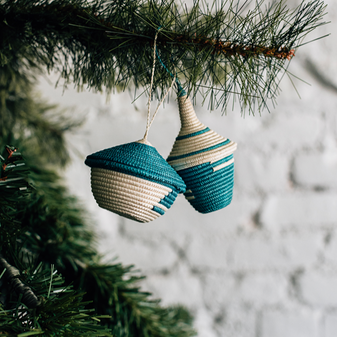 Miniature Basket Ornament Tall Green 3.5". 2"