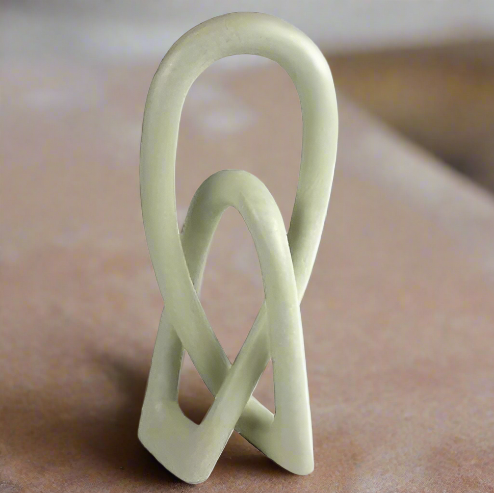 Lover's Knot Natural Stone 8"