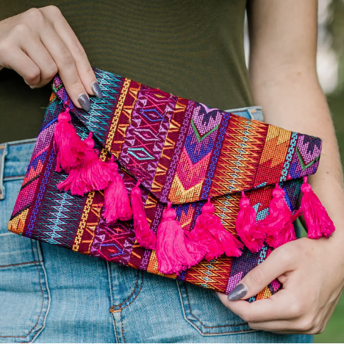 Geo Tassle Clutch