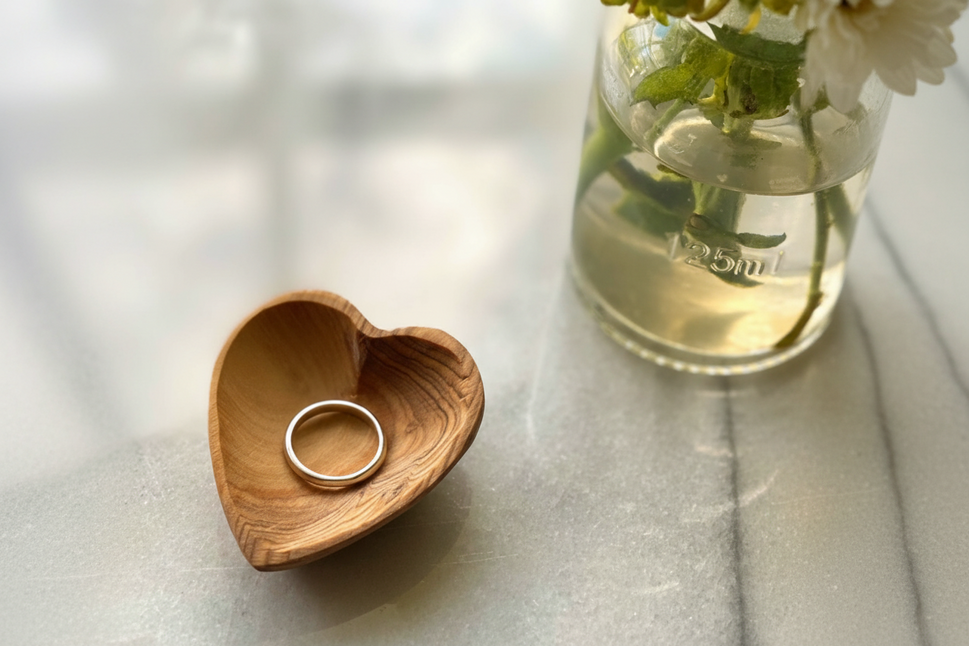 Jedando Modern Handicrafts Petite Olivewood Heart Bowl 2 inch