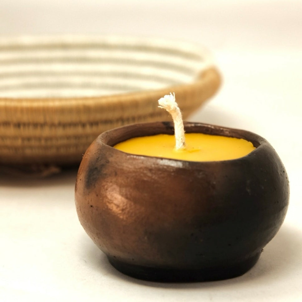 Clay Pinch Pot Candle