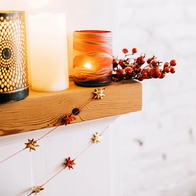 Red & Gold Palm Star Garland