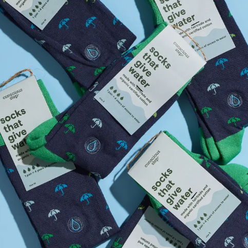 Socks That Give Water (Navy Umbrellas)