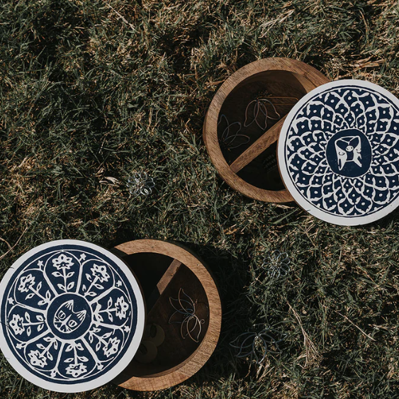 Caru Cat Wooden Pivot Box