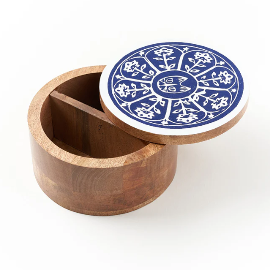 Caru Cat Wooden Pivot Box