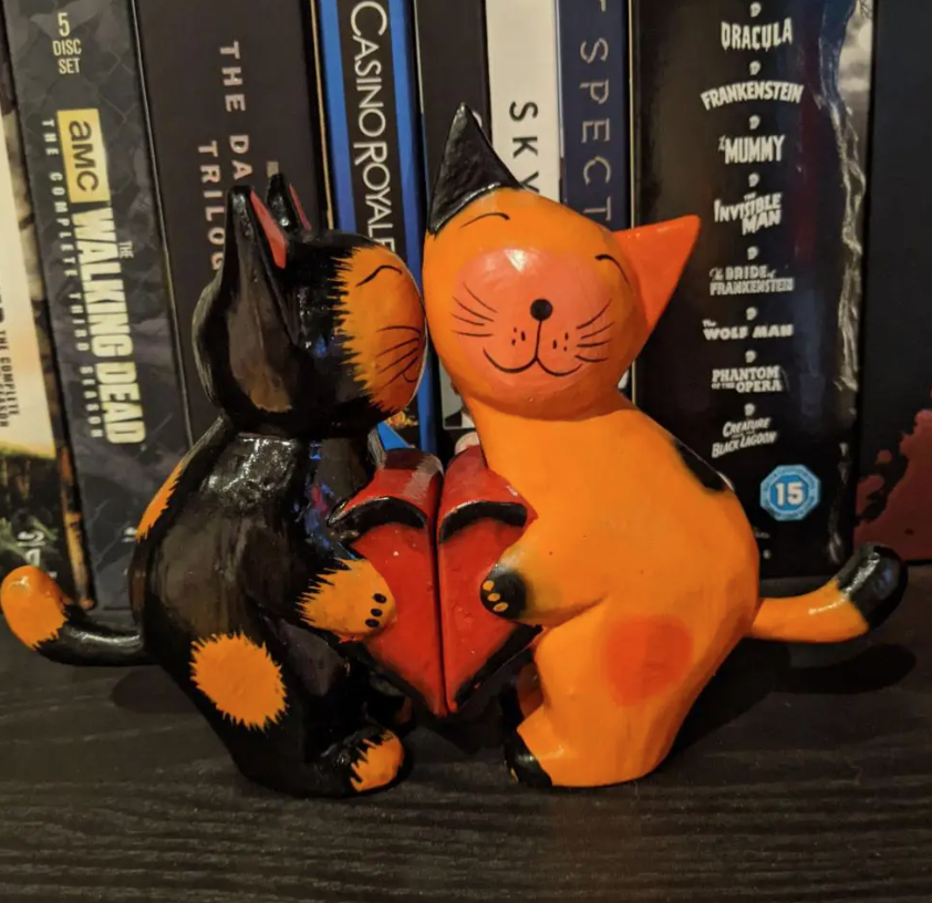 2 Cats Broken Heart