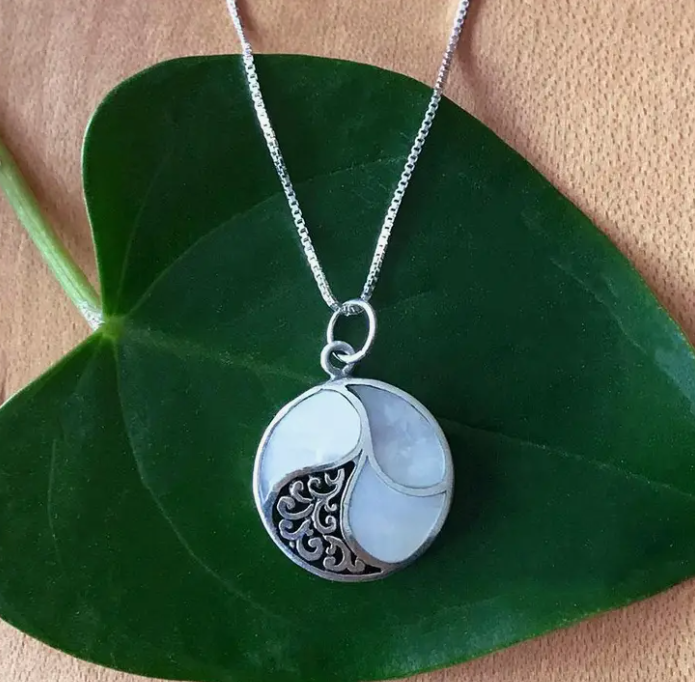 Saja Mother of Pearl Sterling Silver Necklace