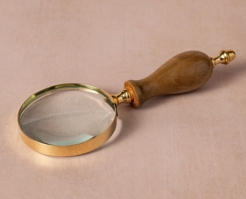 Pakadana Magnifying Glass