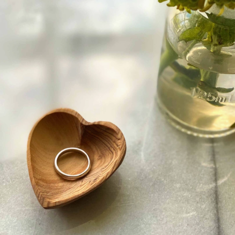 Jedando Handicrafts 2 inch heart shaped olive wood bowl 