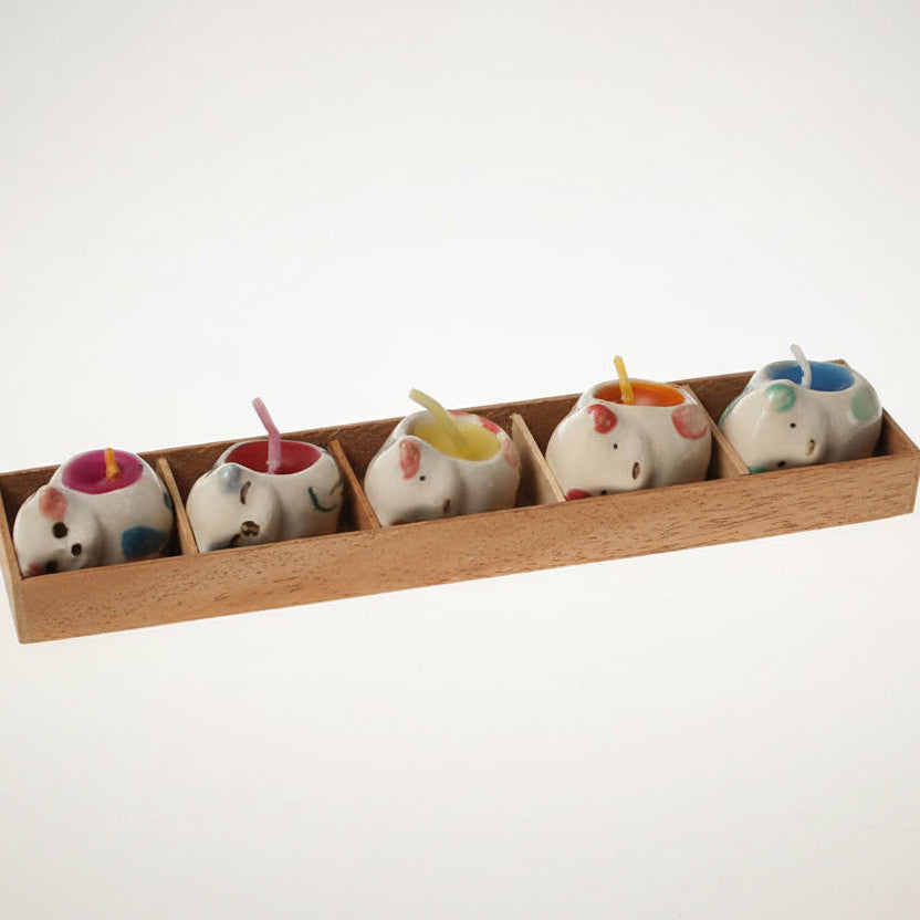 Pack of 5 mini candles in cat shaped holders