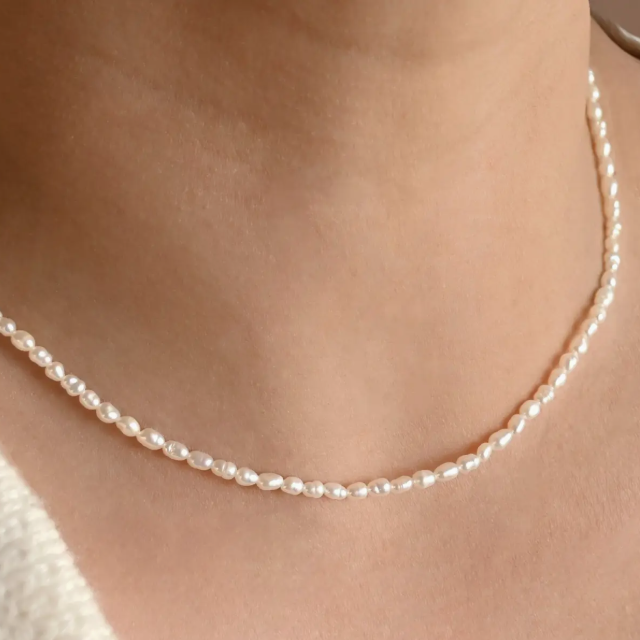 Rice Pearl Necklace Model