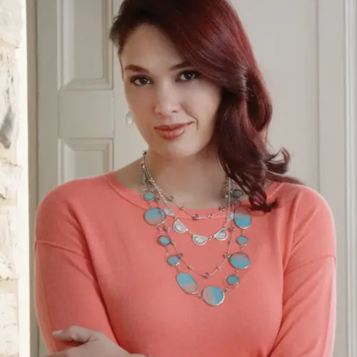 Sea_Horizon_Earrings Model