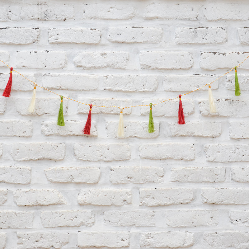Tassel Garland - Holly