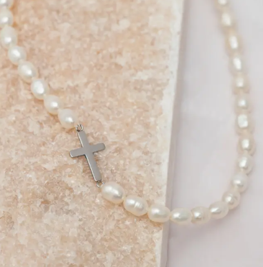 Faithful Pearl Necklace in Silver